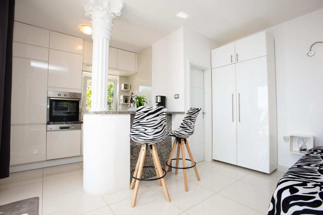 Apartments Viky คราลเยวีจา ภายนอก รูปภาพ
